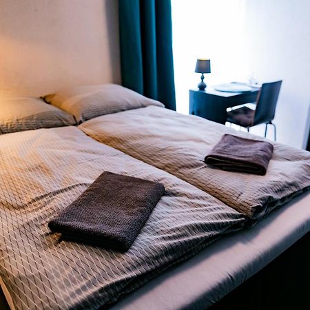 Motel1- A Megfizetheto Luxus! Dunaujvaros Bagian luar foto