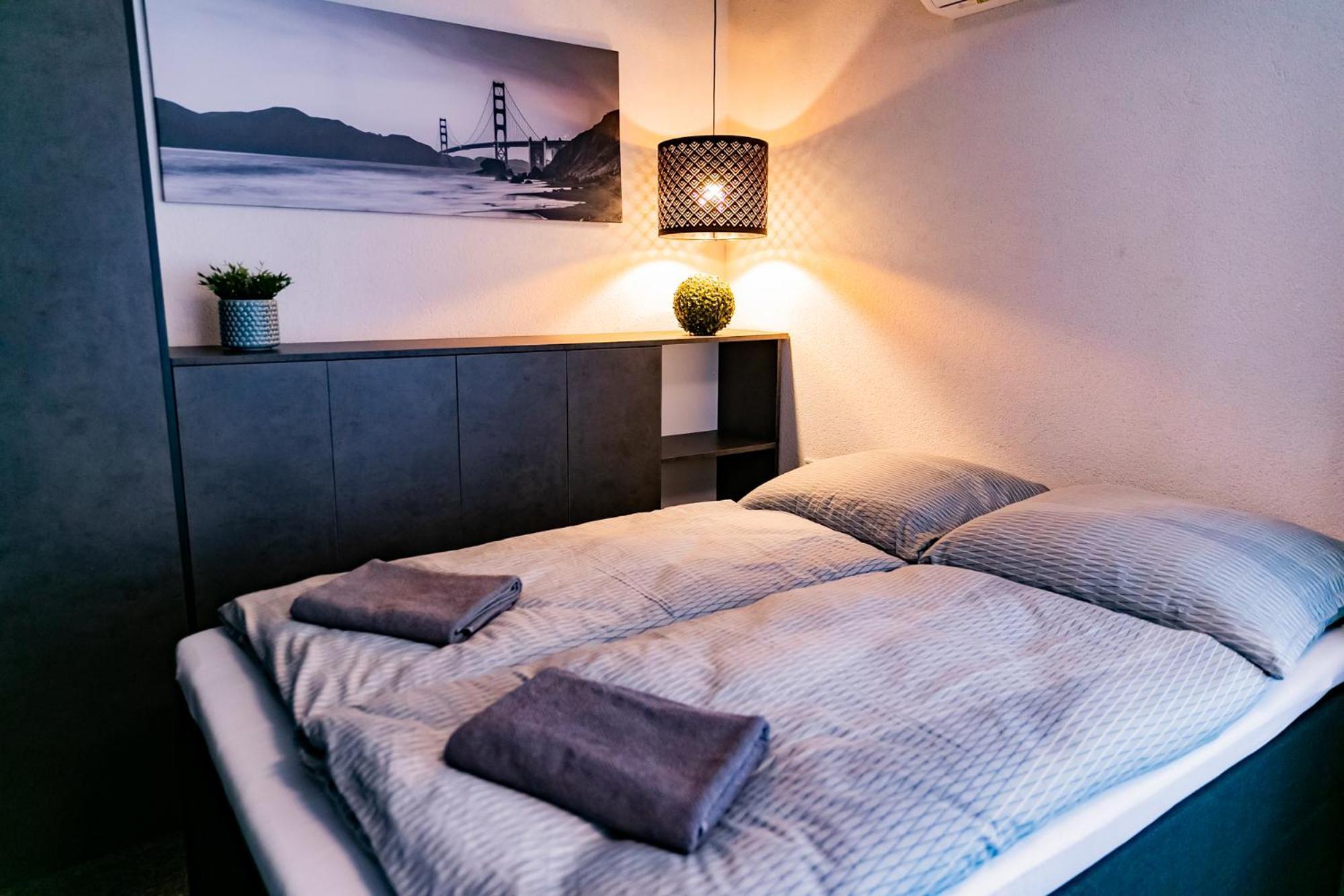Motel1- A Megfizetheto Luxus! Dunaujvaros Bagian luar foto