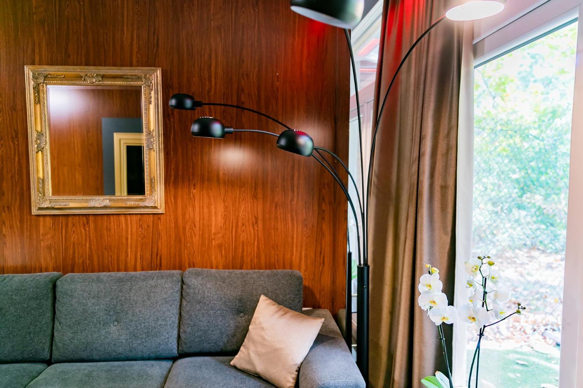 Motel1- A Megfizetheto Luxus! Dunaujvaros Bagian luar foto