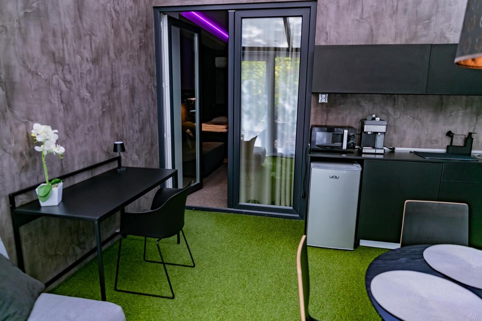 Motel1- A Megfizetheto Luxus! Dunaujvaros Bagian luar foto