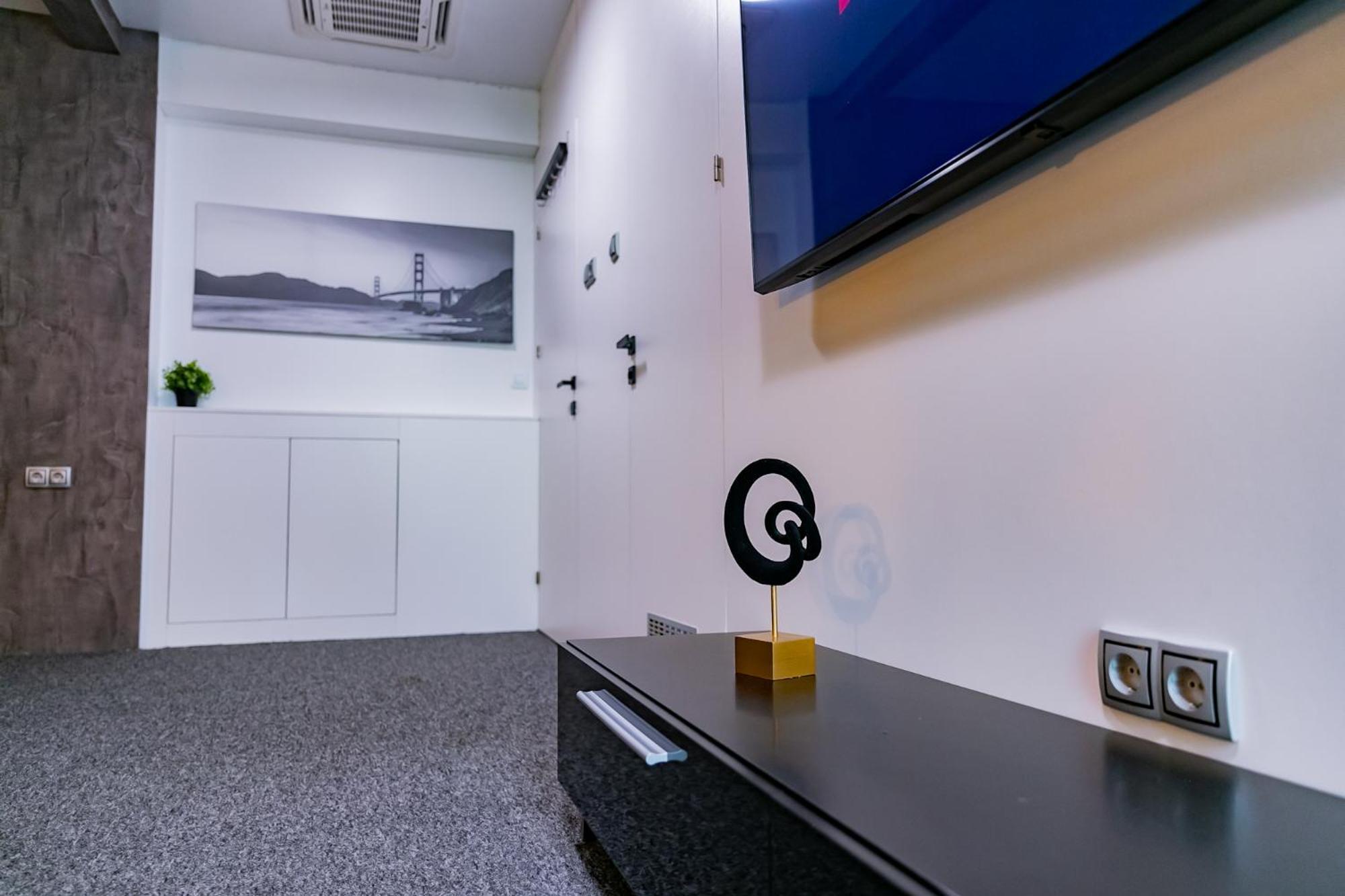 Motel1- A Megfizetheto Luxus! Dunaujvaros Bagian luar foto