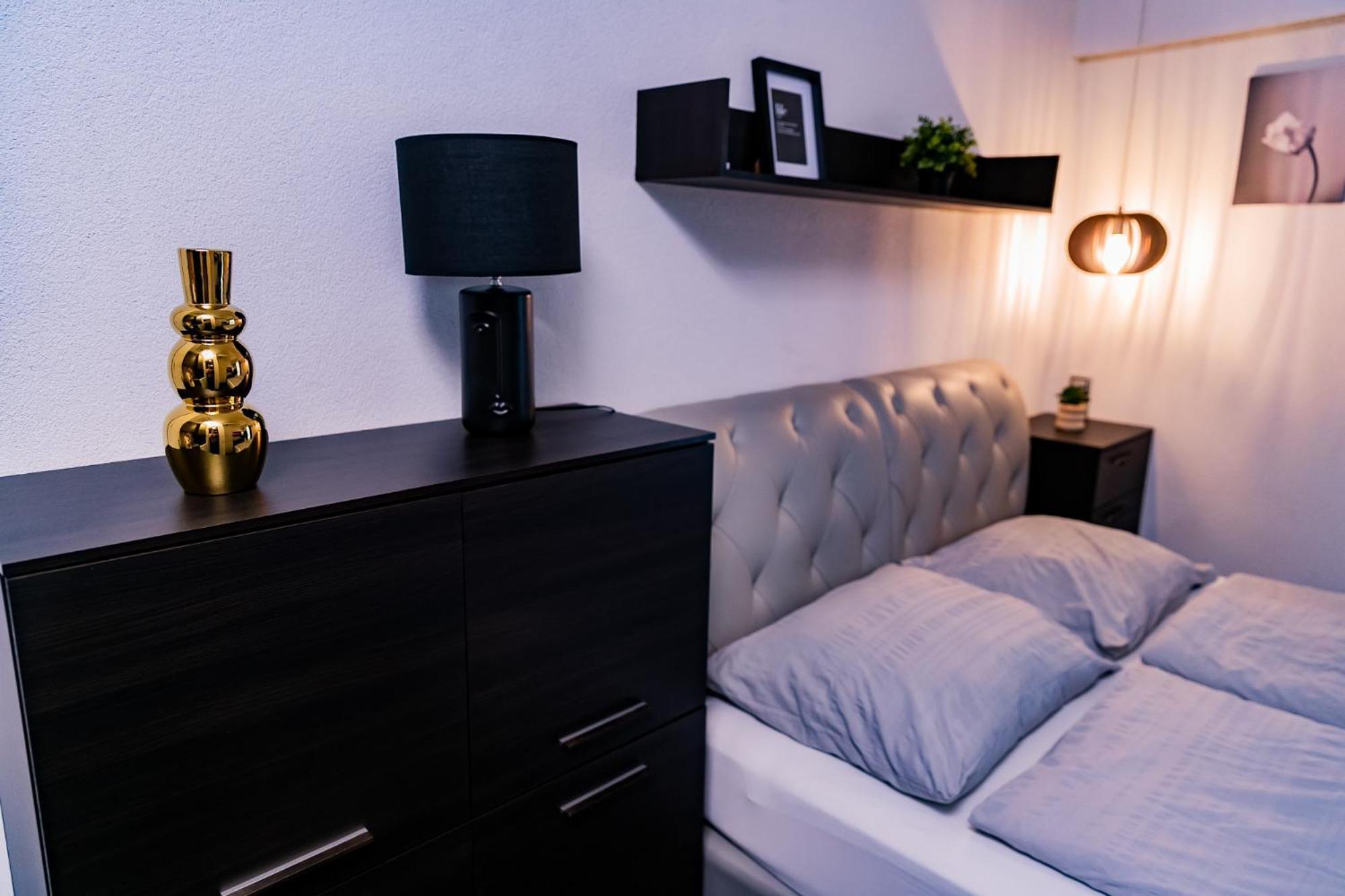 Motel1- A Megfizetheto Luxus! Dunaujvaros Bagian luar foto