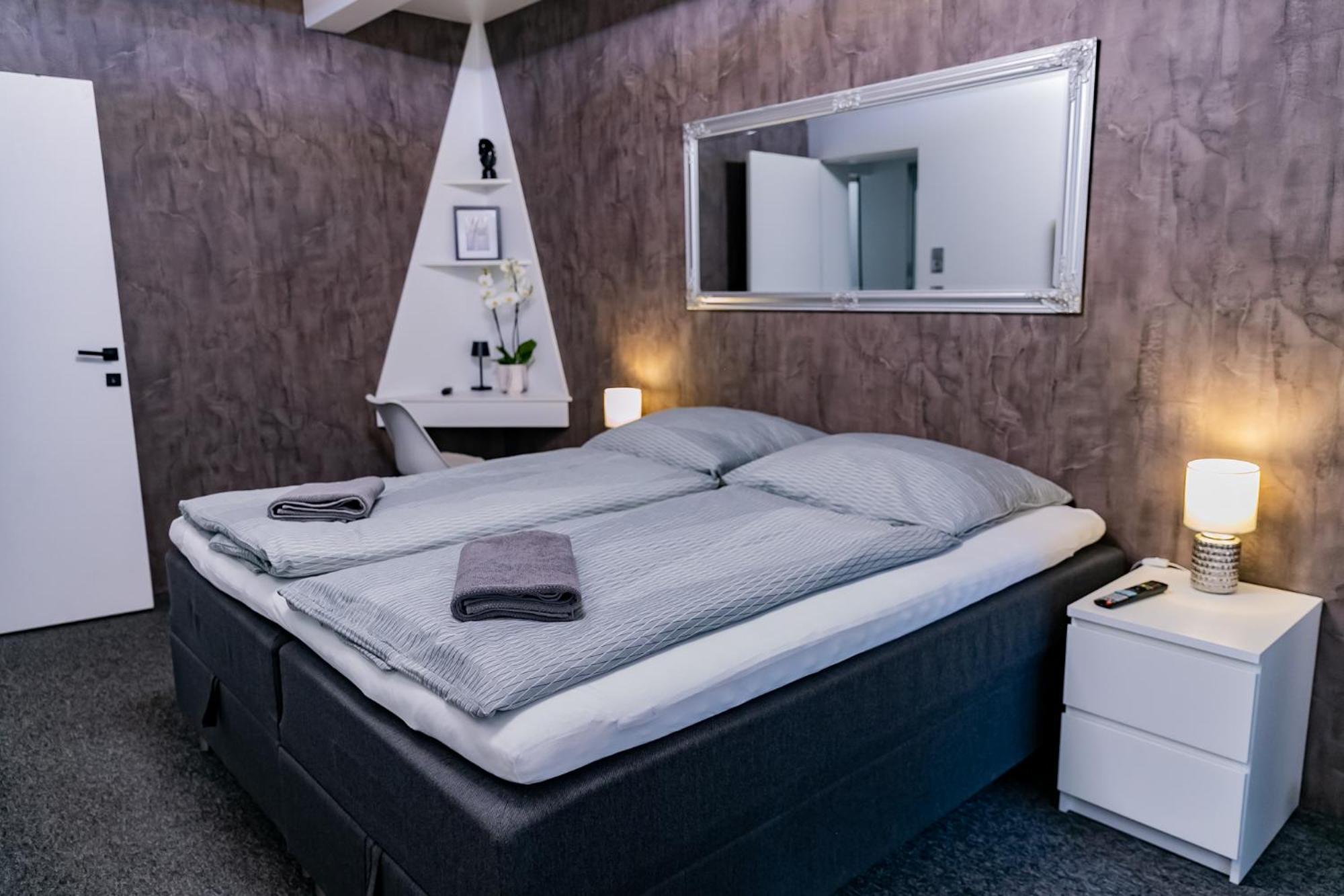 Motel1- A Megfizetheto Luxus! Dunaujvaros Bagian luar foto