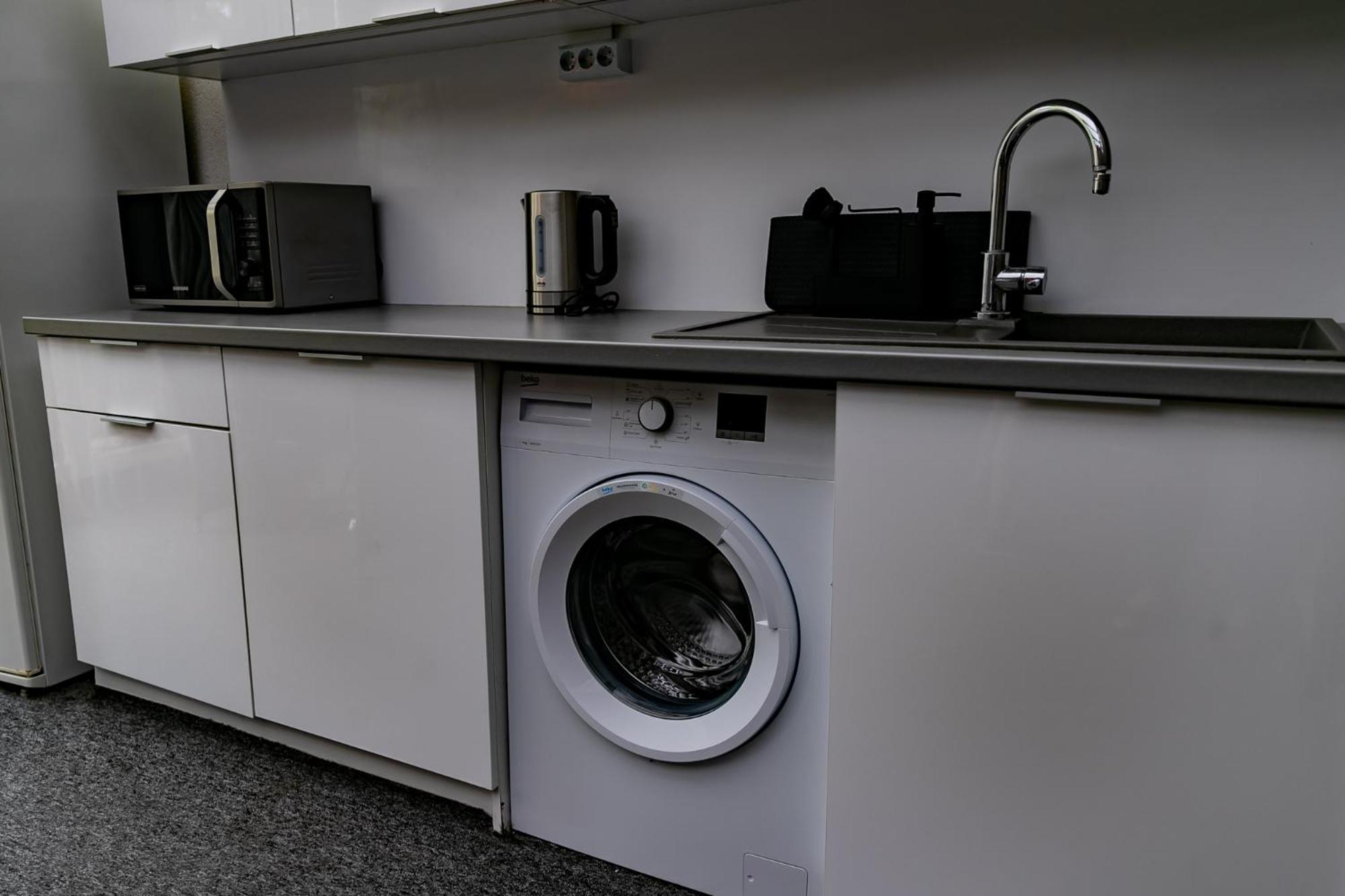 Motel1- A Megfizetheto Luxus! Dunaujvaros Bagian luar foto
