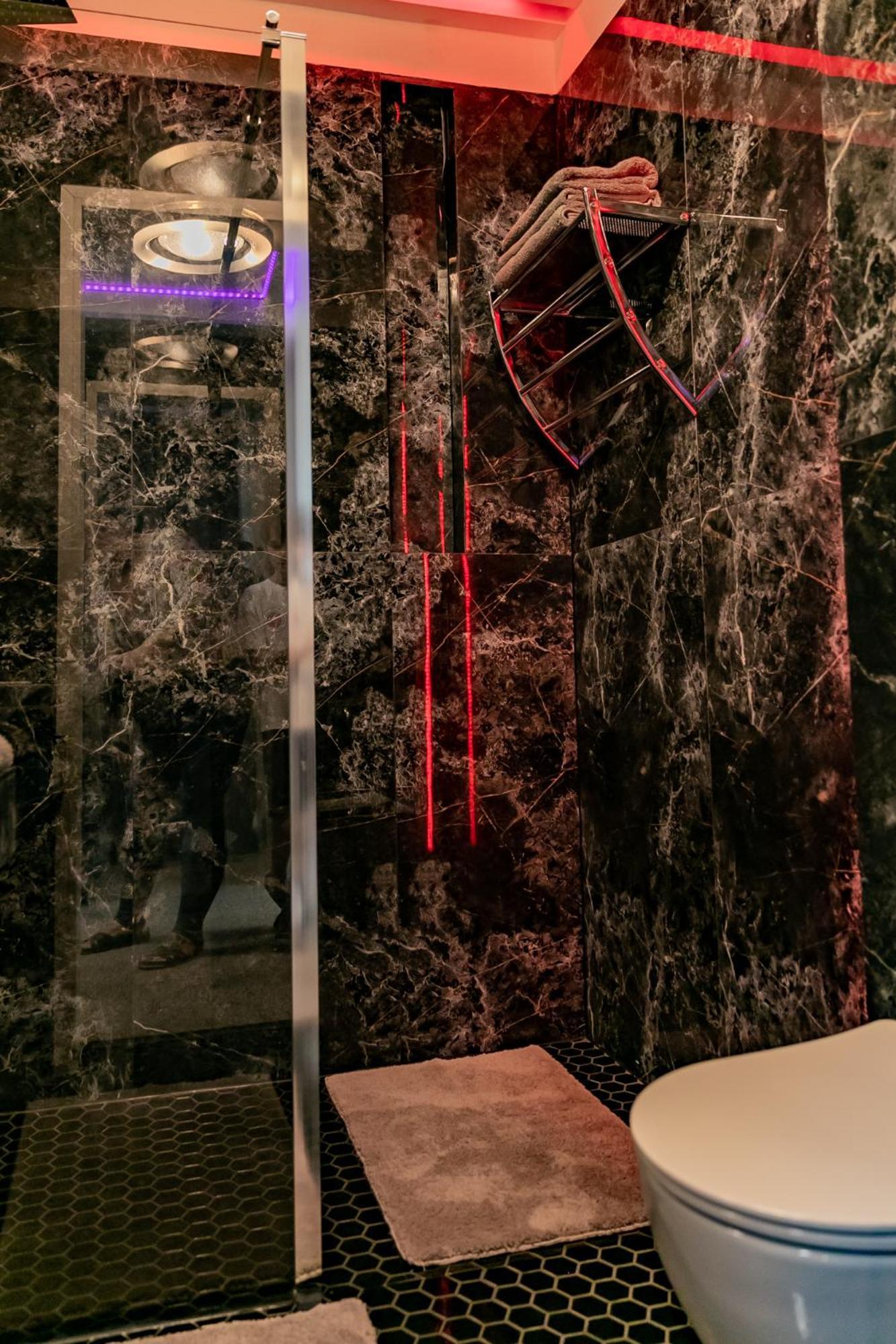 Motel1- A Megfizetheto Luxus! Dunaujvaros Bagian luar foto